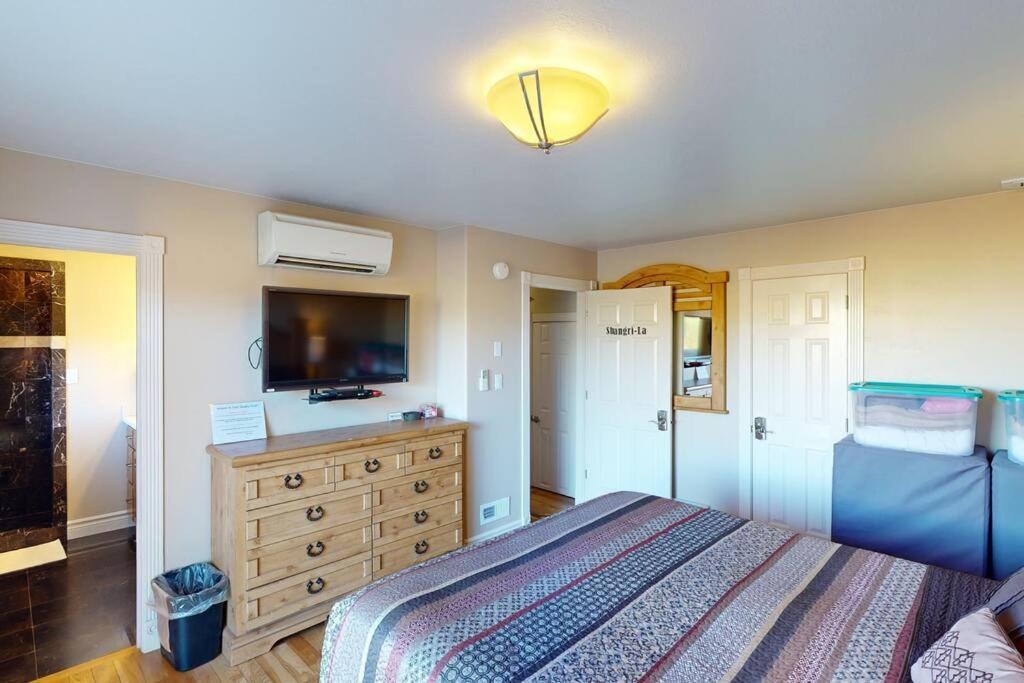 Tacit Shadow Resort Shangri-La King Suite, Gym, Coffee Bar, Hot-Tub, Free Laundry, Food Available Parowan Exterior photo