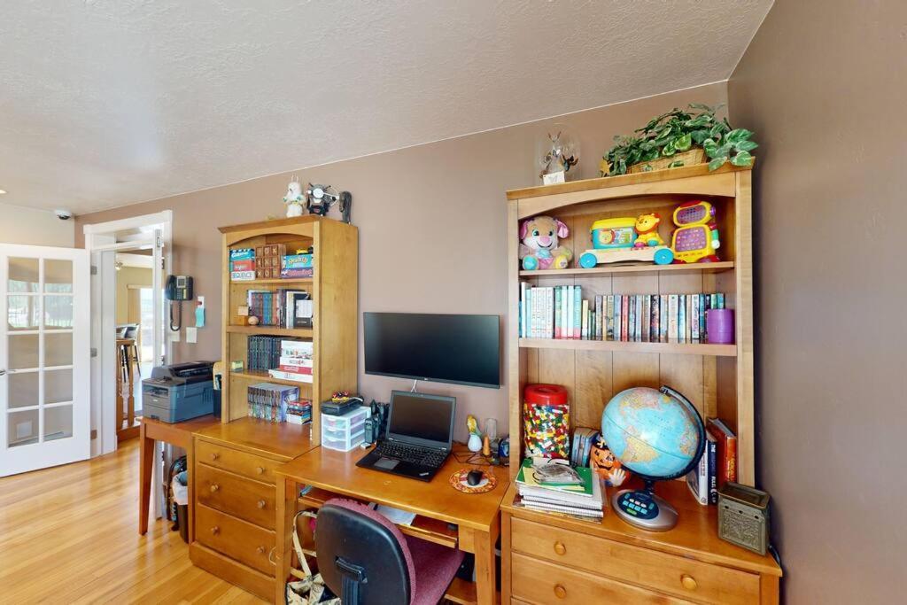 Tacit Shadow Resort Shangri-La King Suite, Gym, Coffee Bar, Hot-Tub, Free Laundry, Food Available Parowan Exterior photo