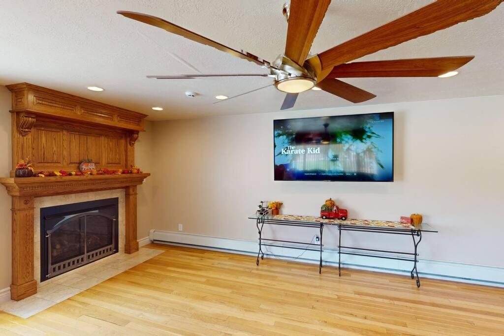 Tacit Shadow Resort Shangri-La King Suite, Gym, Coffee Bar, Hot-Tub, Free Laundry, Food Available Parowan Exterior photo