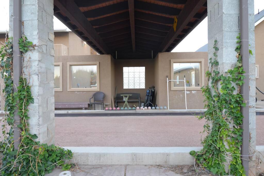 Tacit Shadow Resort Shangri-La King Suite, Gym, Coffee Bar, Hot-Tub, Free Laundry, Food Available Parowan Exterior photo