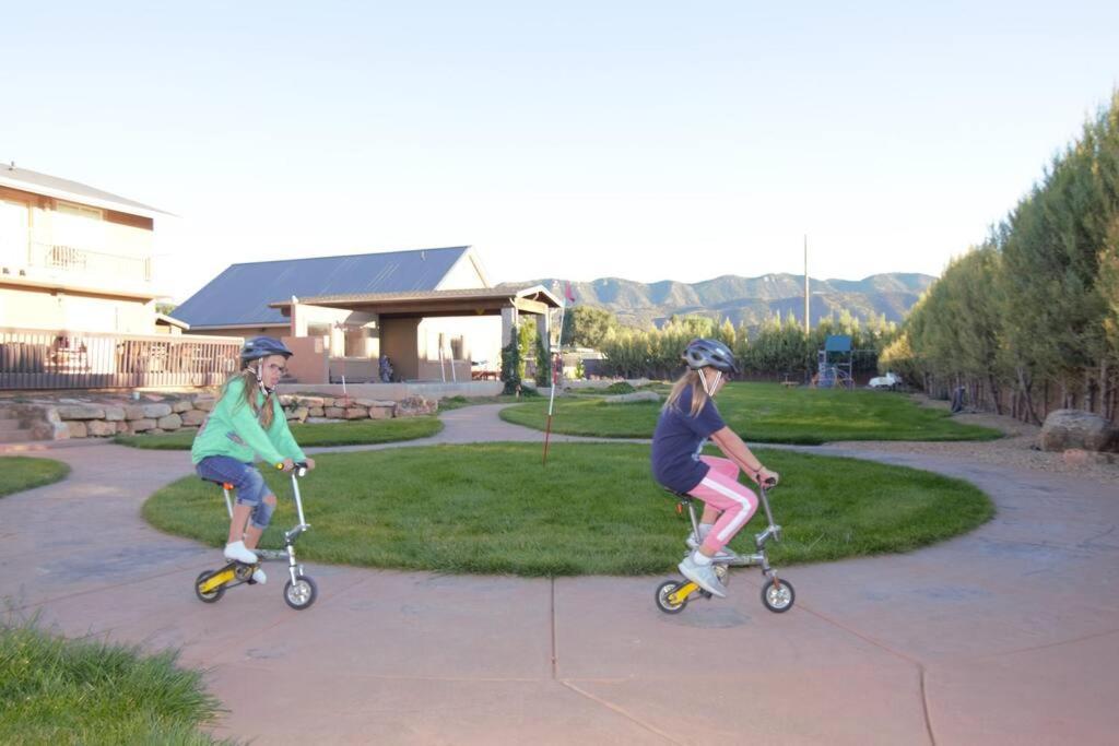 Tacit Shadow Resort Shangri-La King Suite, Gym, Coffee Bar, Hot-Tub, Free Laundry, Food Available Parowan Exterior photo